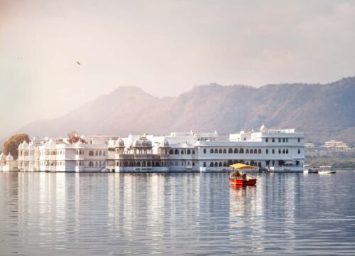 Udaipur: The Enchanting City of Lakes